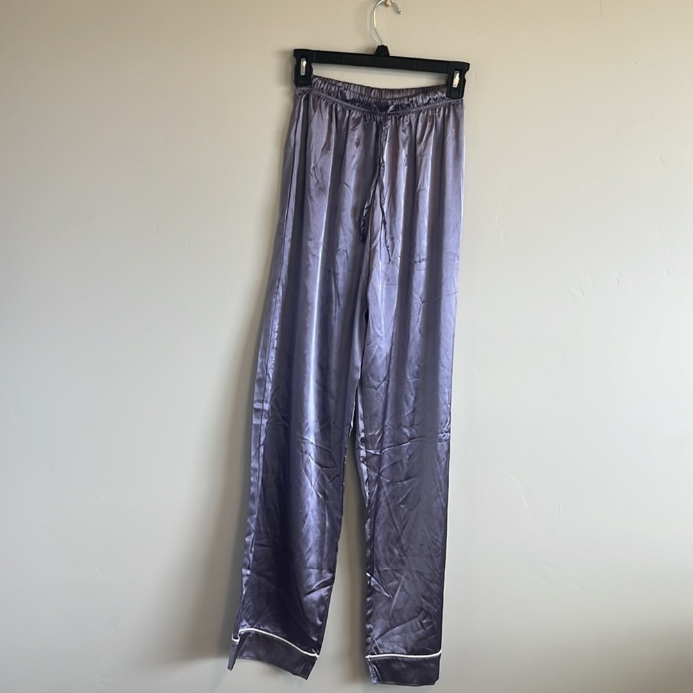 NWOT Revolve | Lovers + Friends Madison PJ Set | Lilac | Size XL - Picture 5 of 6